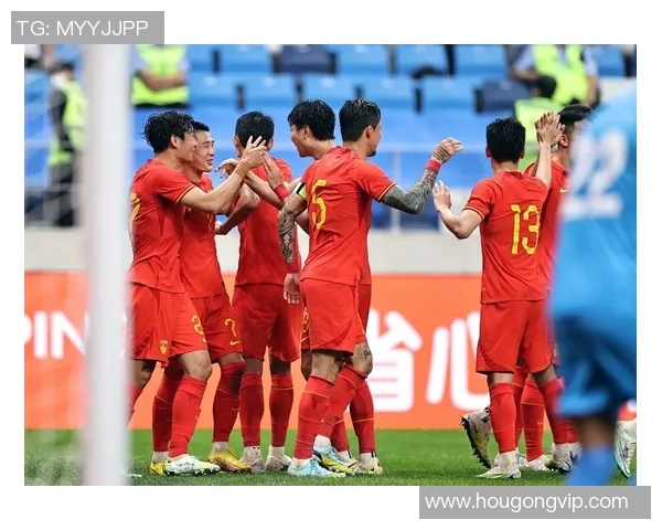 世界杯预选赛社媒发声回应争议事件 引发球迷广泛热议与讨论