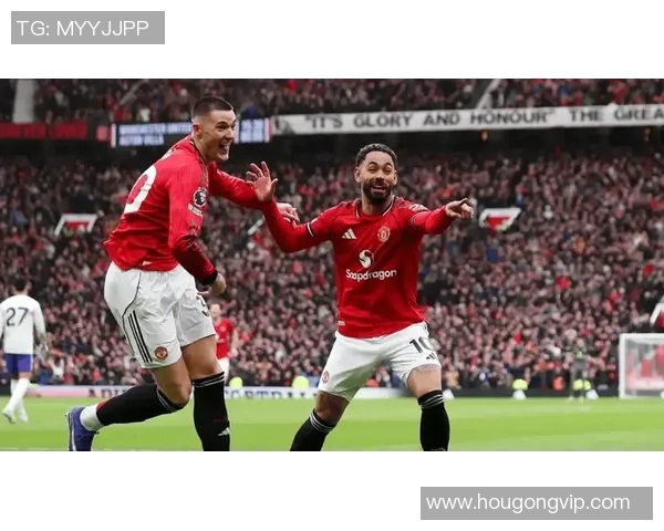 曼联这一举动引发球迷热议球队管理层是否做错了决定